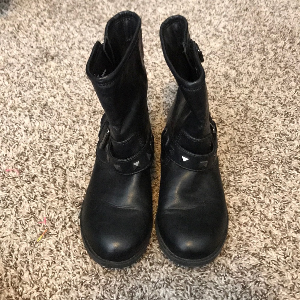 Black boots